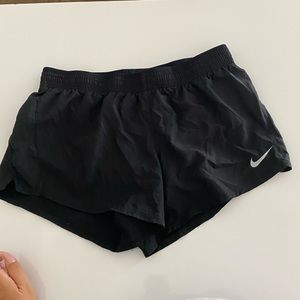 Nike One Women's Dri-FIT Mid-Rise 3" Brief-Lined Shorts - LARGE